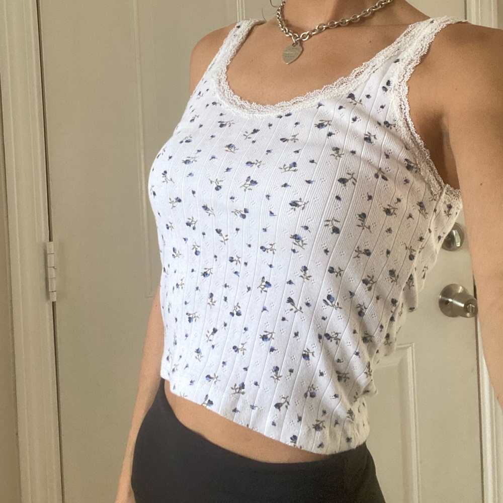 Brandy Melville Floral Crop top